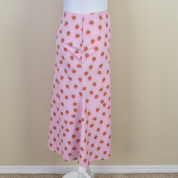 Omighty Strawberry Midi Skirt - S - Picture 8 of 10
